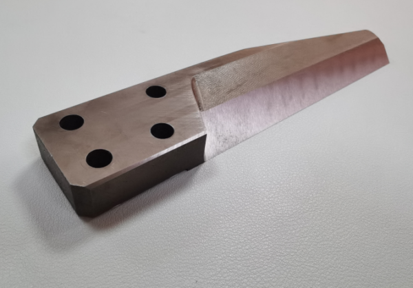 Underwater pelletizer knives